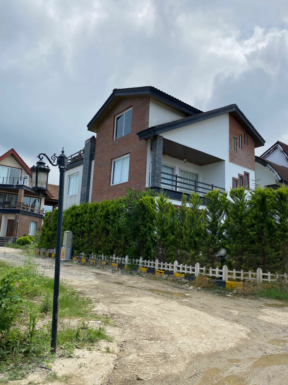 ویلا 270 متری شهرک تریبلکس سیسنگان