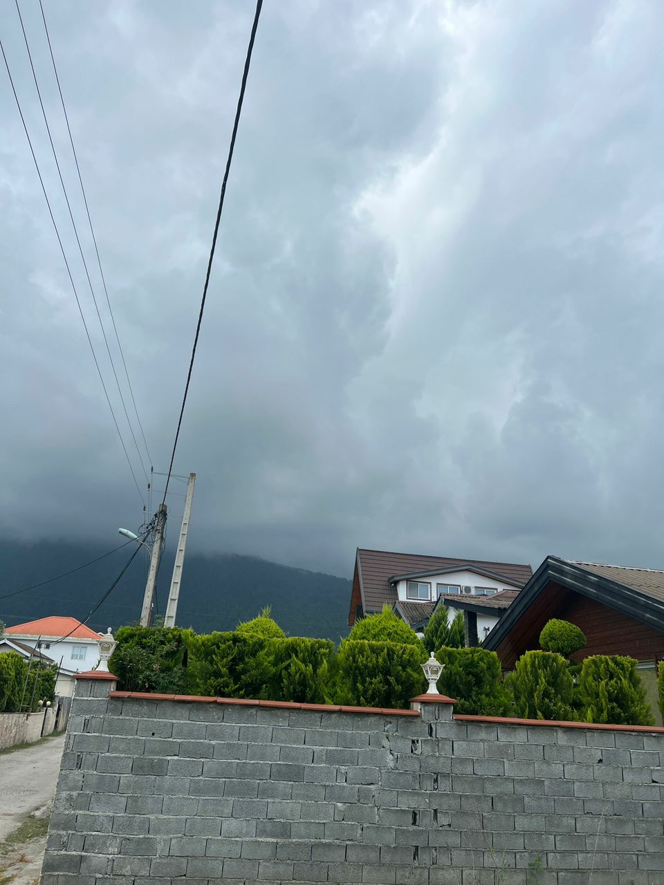 ویلا 200 متری جنگلی همکف دهکده سبز