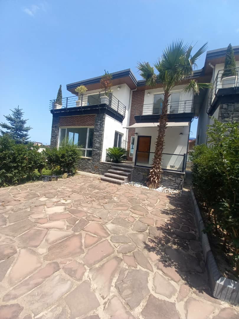 4 عدد ویلا 300 متری چلندر 