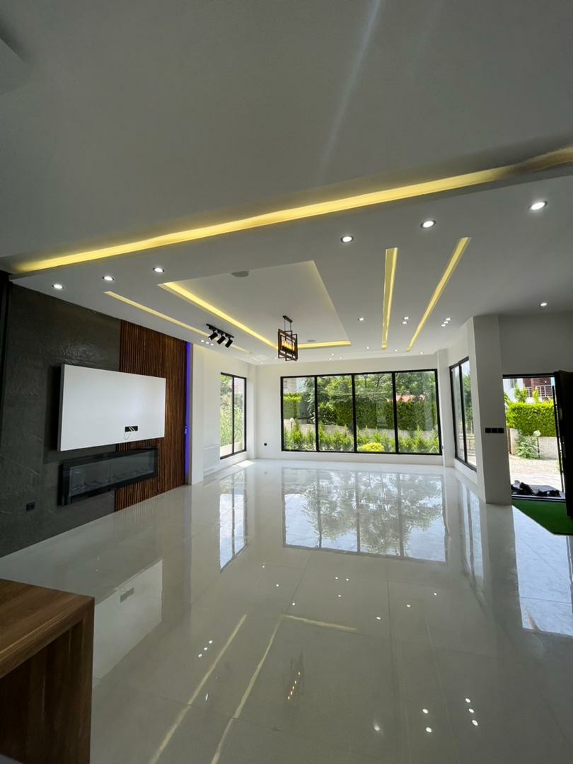 ویلا 320 متری شهرکی نوشهر