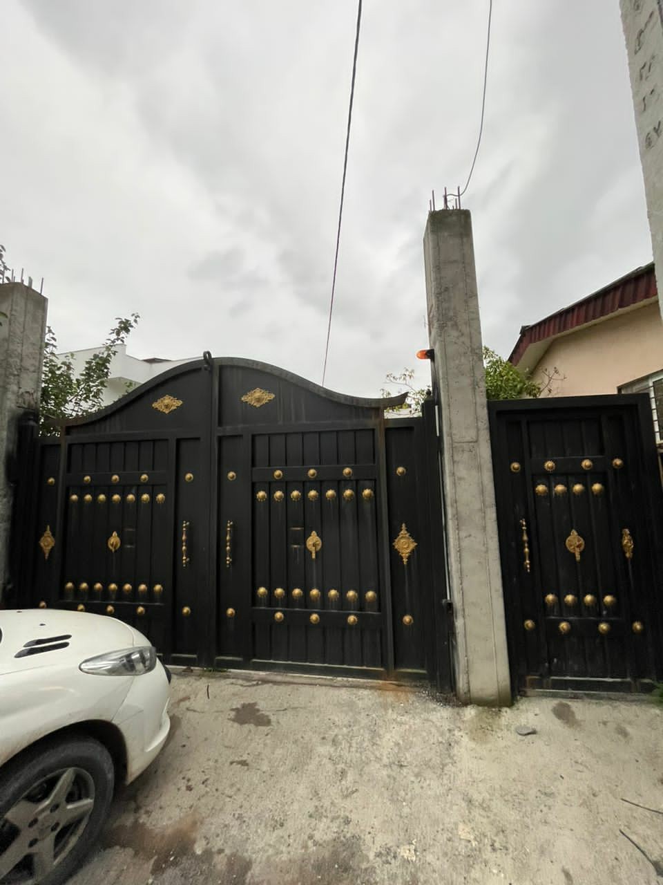 ویلا 200 متری نوساز مدرن شهرکی 