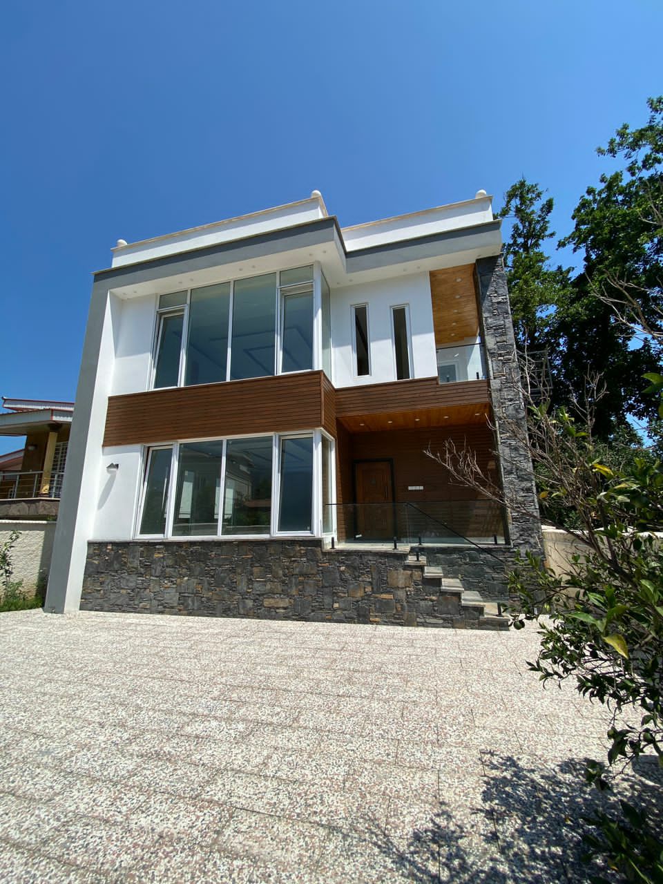 ویلا 600 متری مدرن نوساخت روبه کوه 