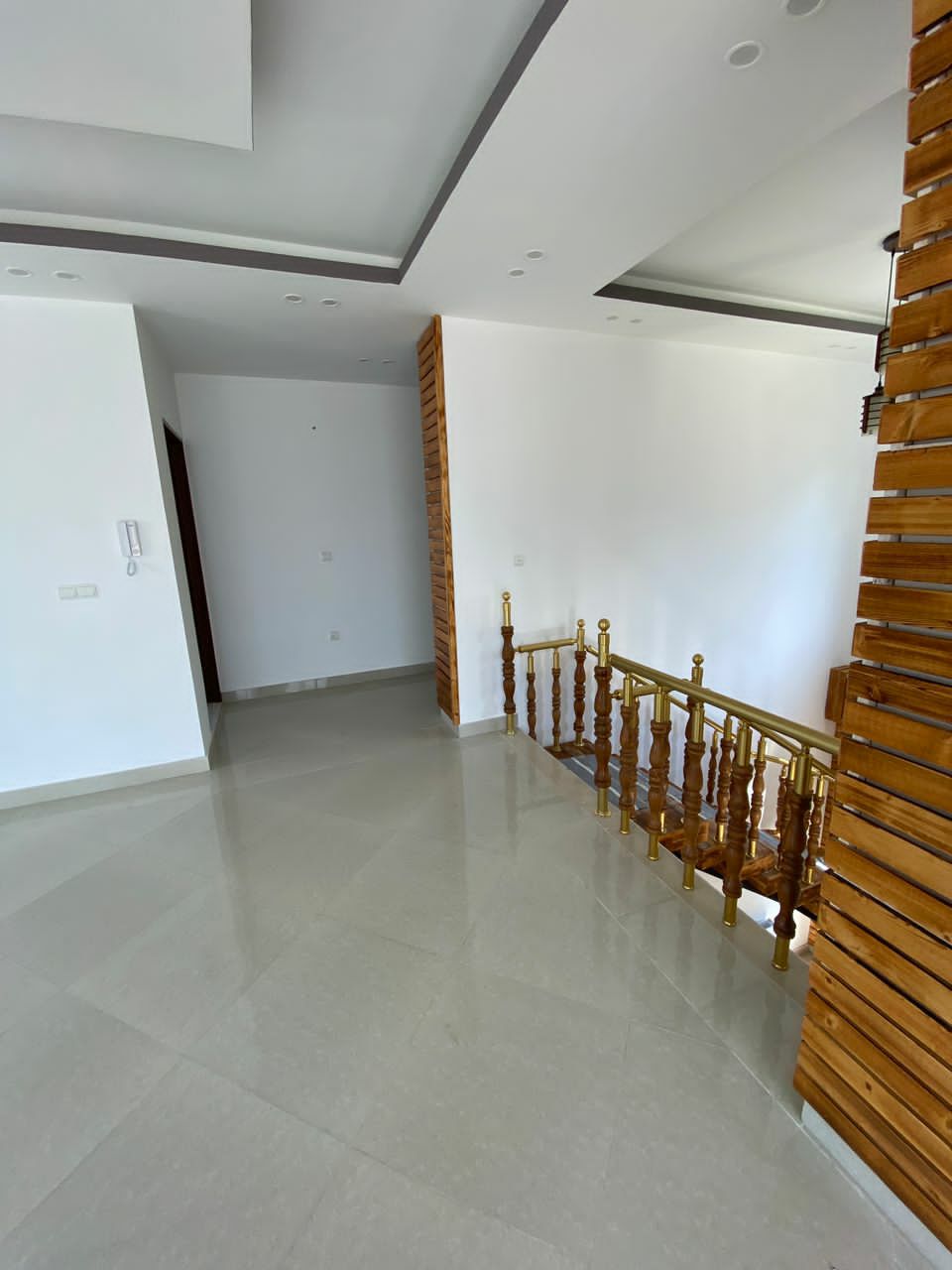 ویلا 600 متری مدرن نوساخت روبه کوه 