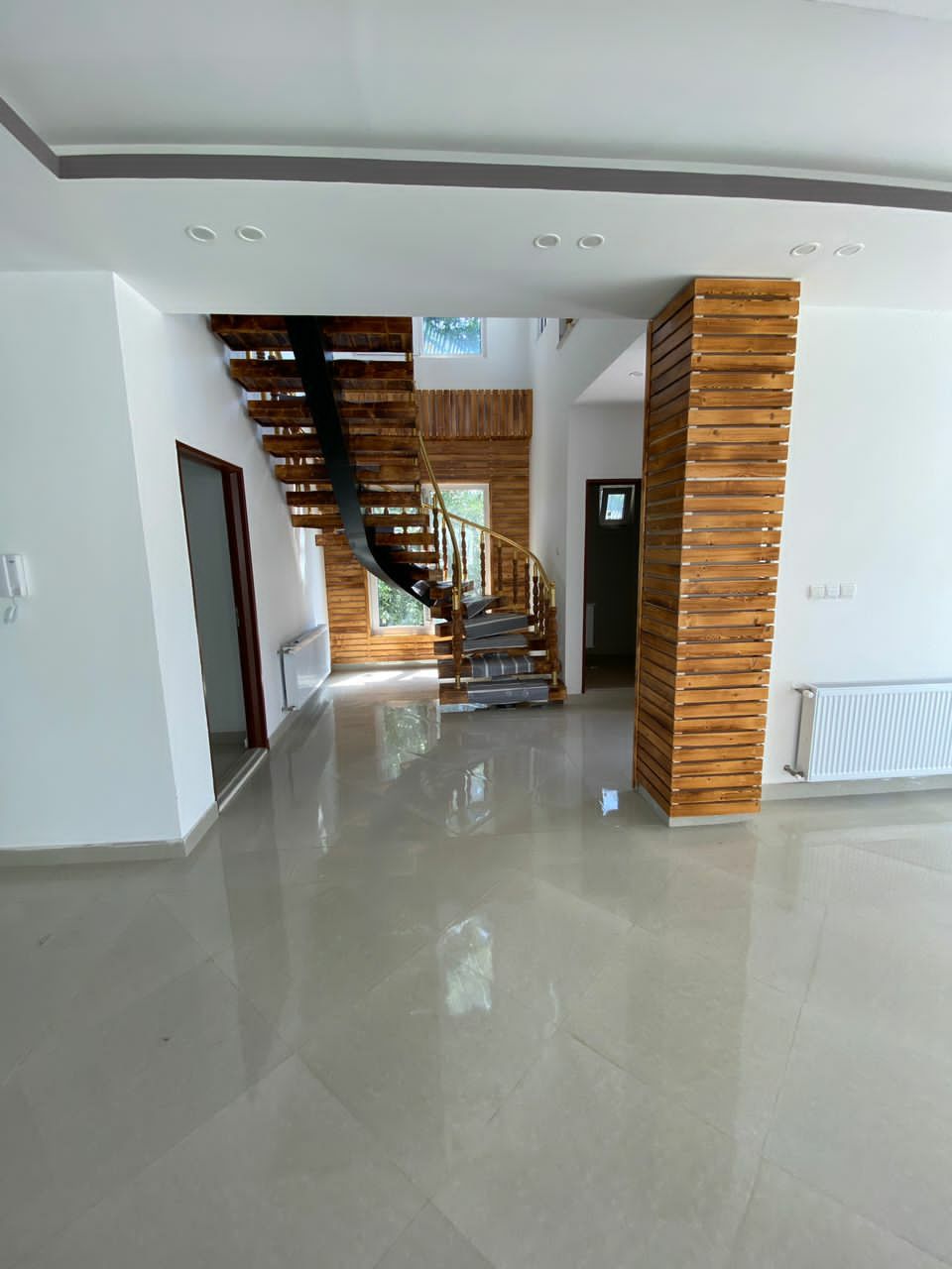 ویلا 600 متری مدرن نوساخت روبه کوه 