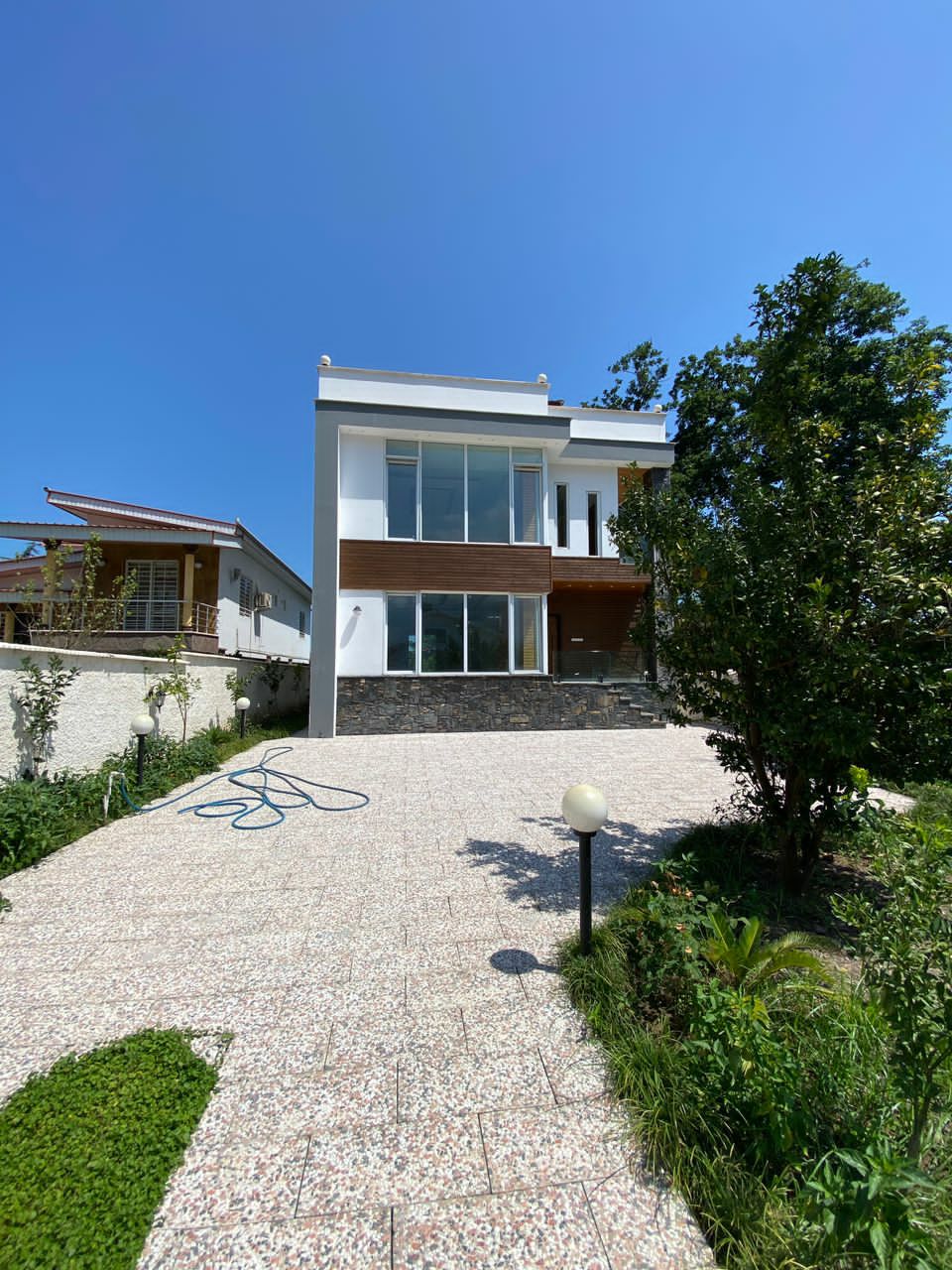 ویلا 600 متری مدرن نوساخت روبه کوه 