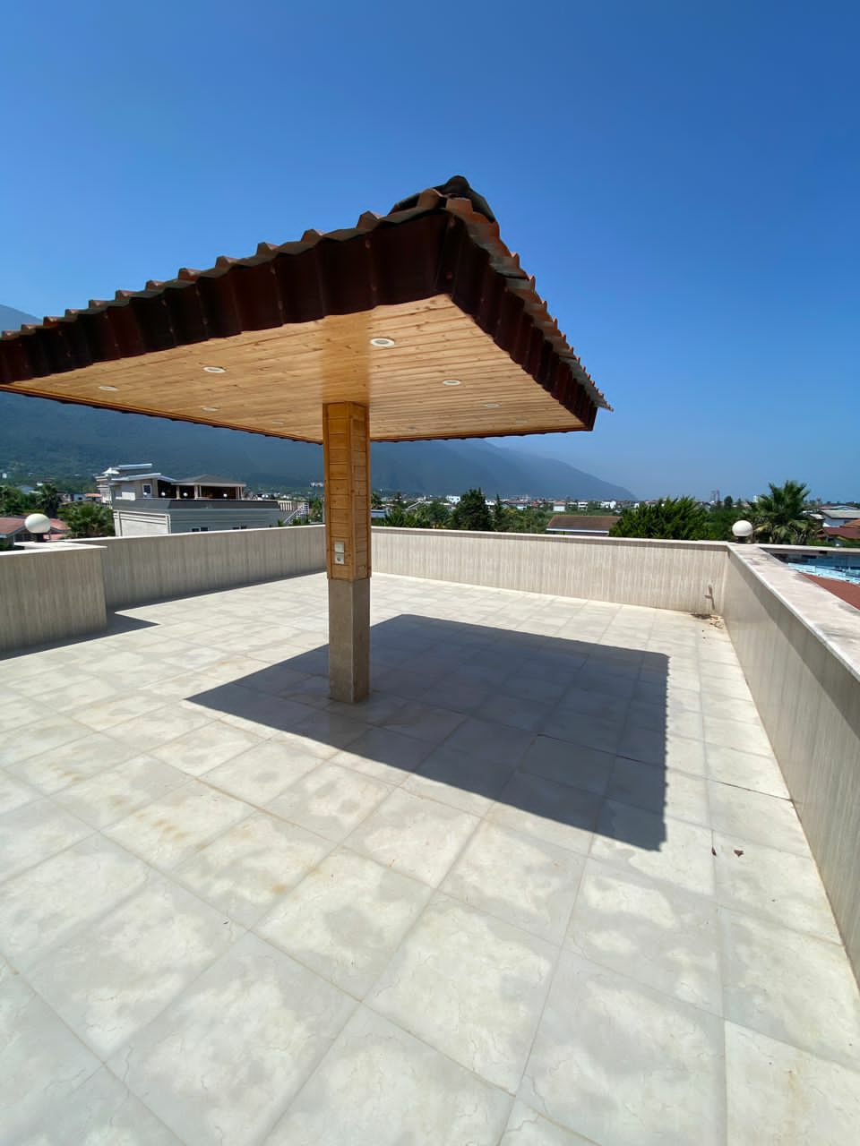 ویلا 600 متری مدرن نوساخت روبه کوه 