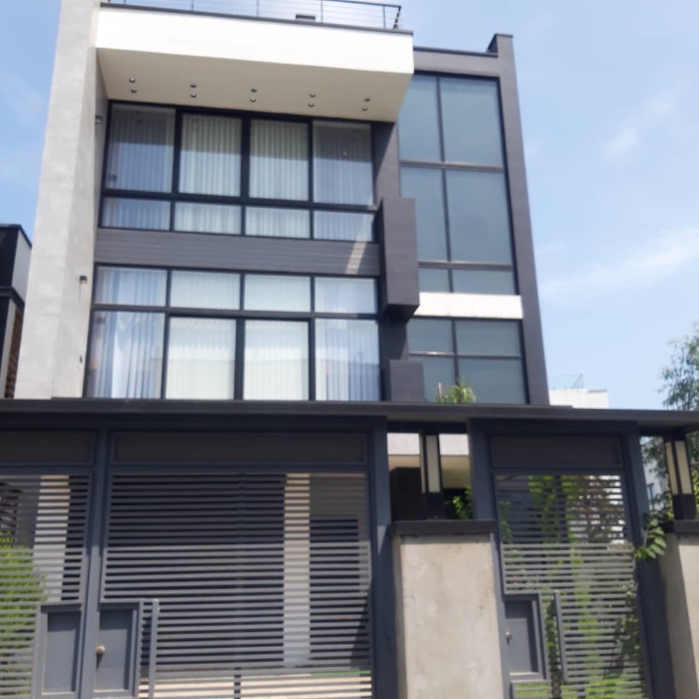 ویلای 470 متری مستقل با روف زیبا