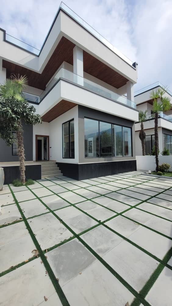 ویلای 300 متری دوبلکس نوساز