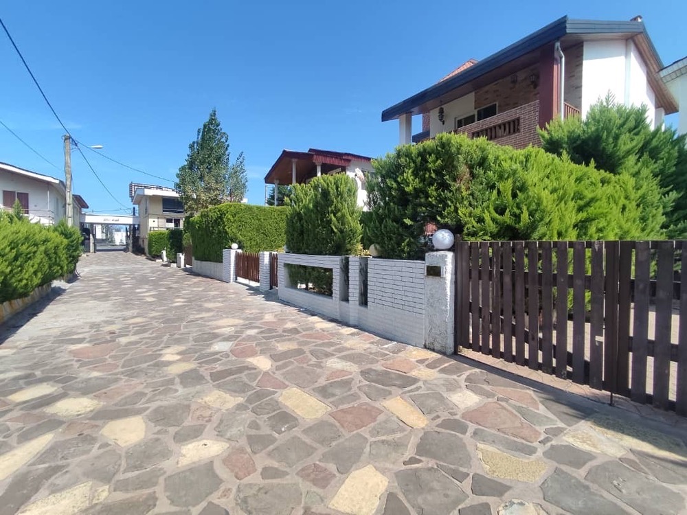 ویلای 220 متری شهرکی برجاده اصلی نوشهر