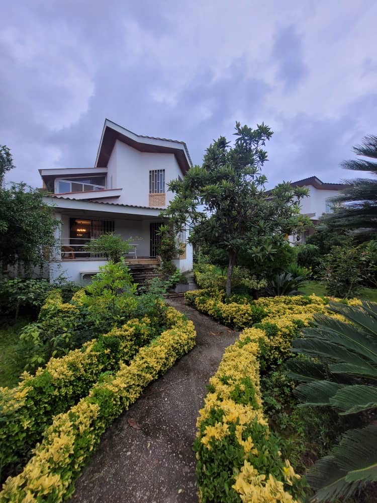 ویلا بغ 520 متری دوبلکس