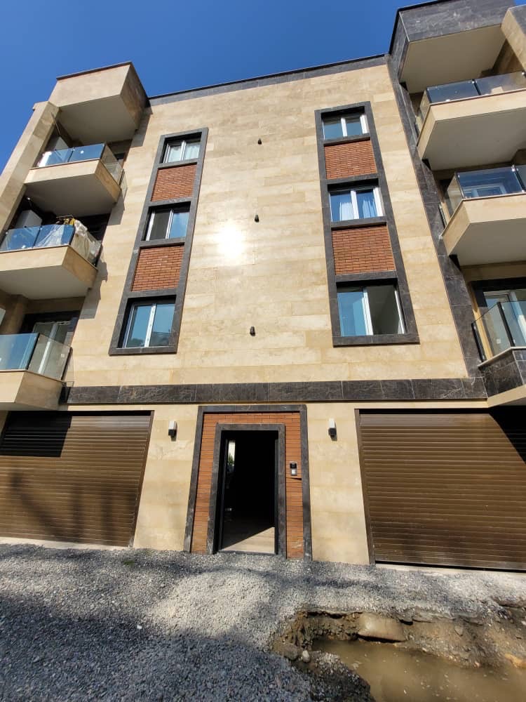 آپارتمان نوساز و شیک نزدیک به دریا