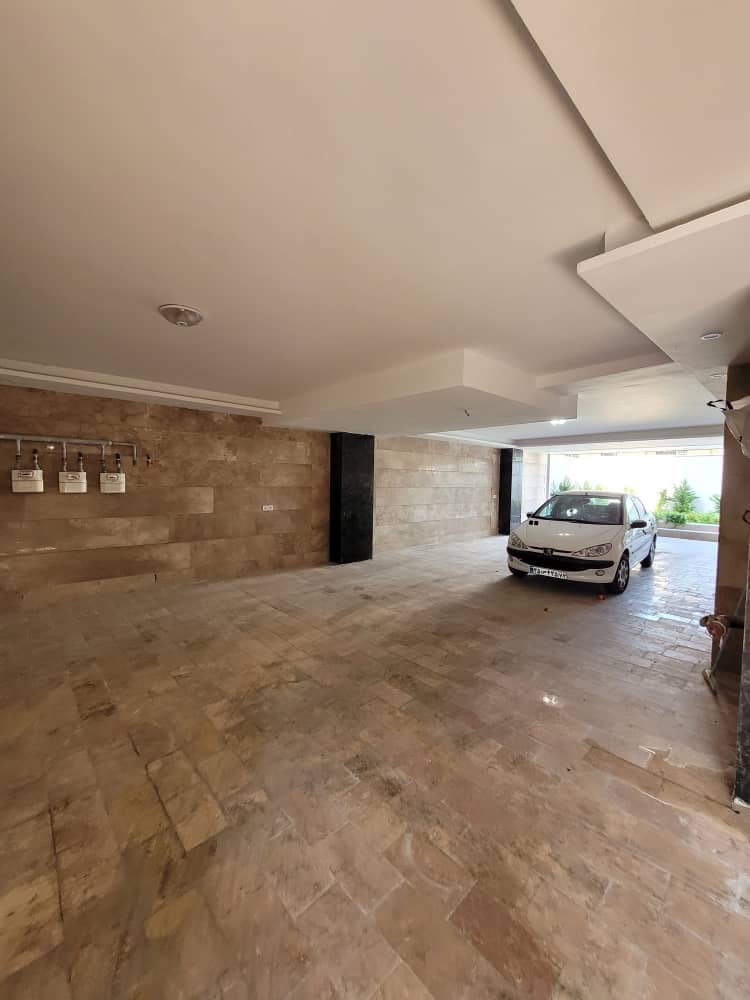 آپارتمان نوساز و شیک نزدیک به دریا