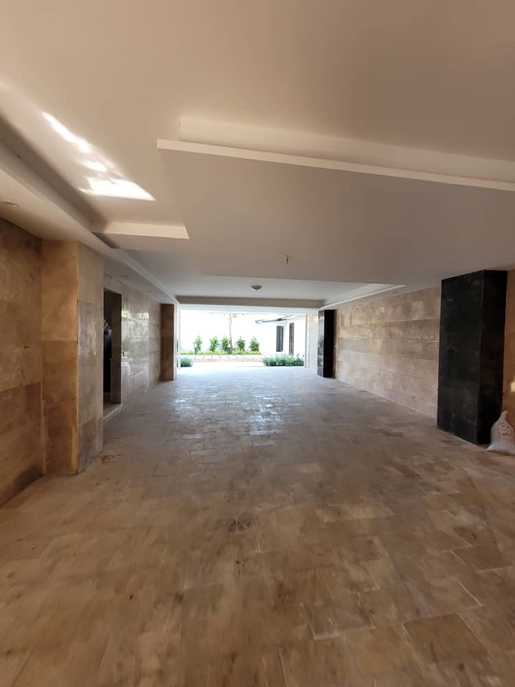 آپارتمان نوساز و شیک نزدیک به دریا