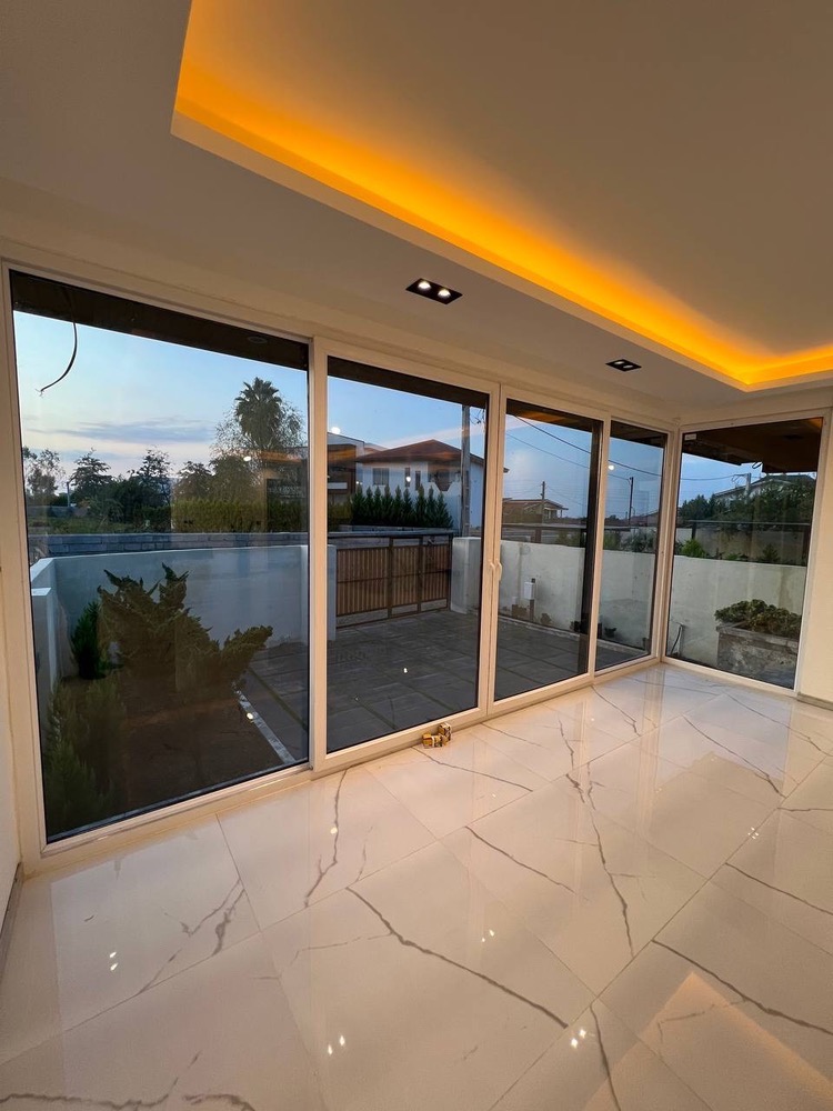 ویلای 220 متری نوساز و شیک رویان