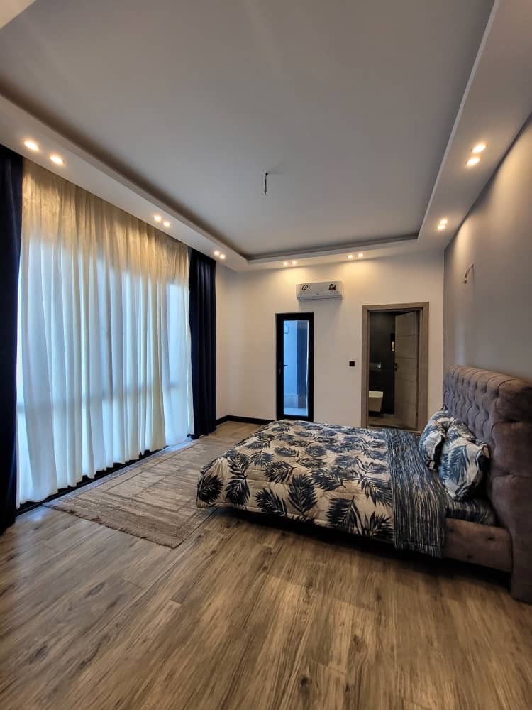 ویلای 800 متری دوبلکس نوساز داخل شهرک