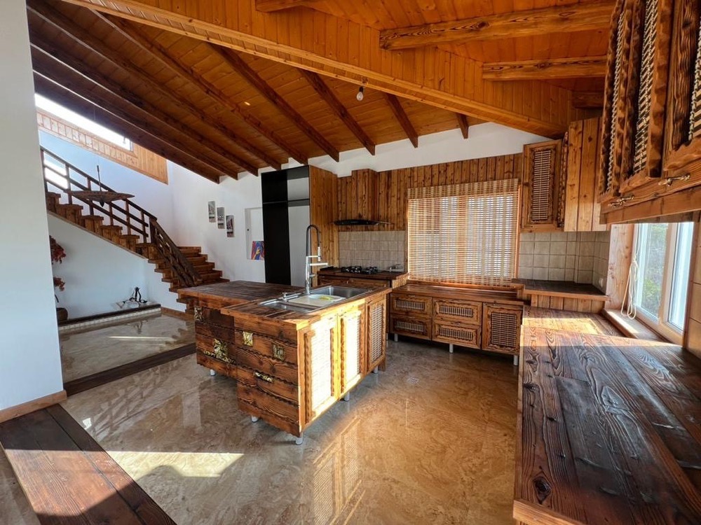 ویلای 270 متری تریپلکس ونوش