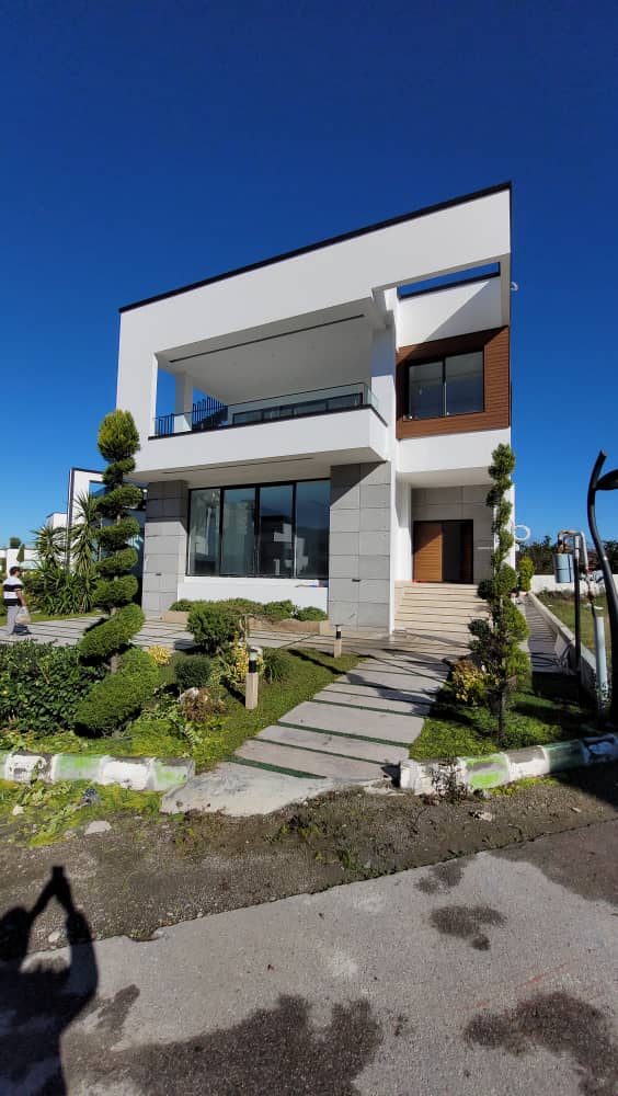 ویلای 400 متر ی دوبلکس نوساز شهرکی پلاک یک جنگل سیسنگان