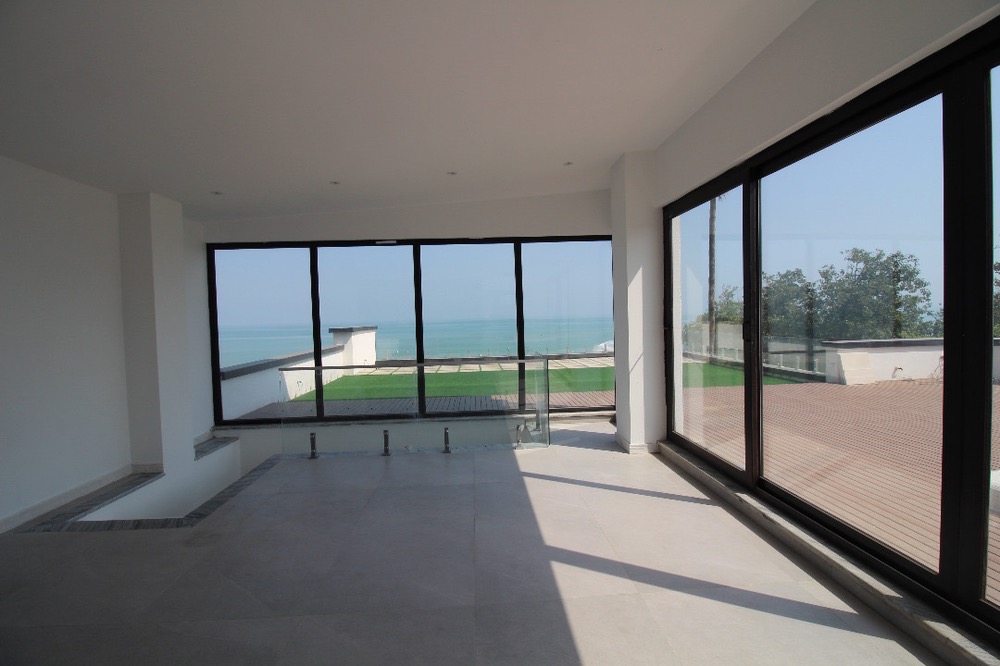 ویلای 650 متری ساحلی مدرن