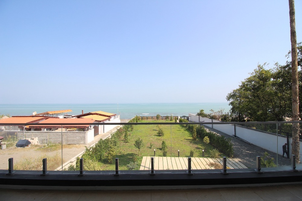 ویلای 650 متری ساحلی مدرن