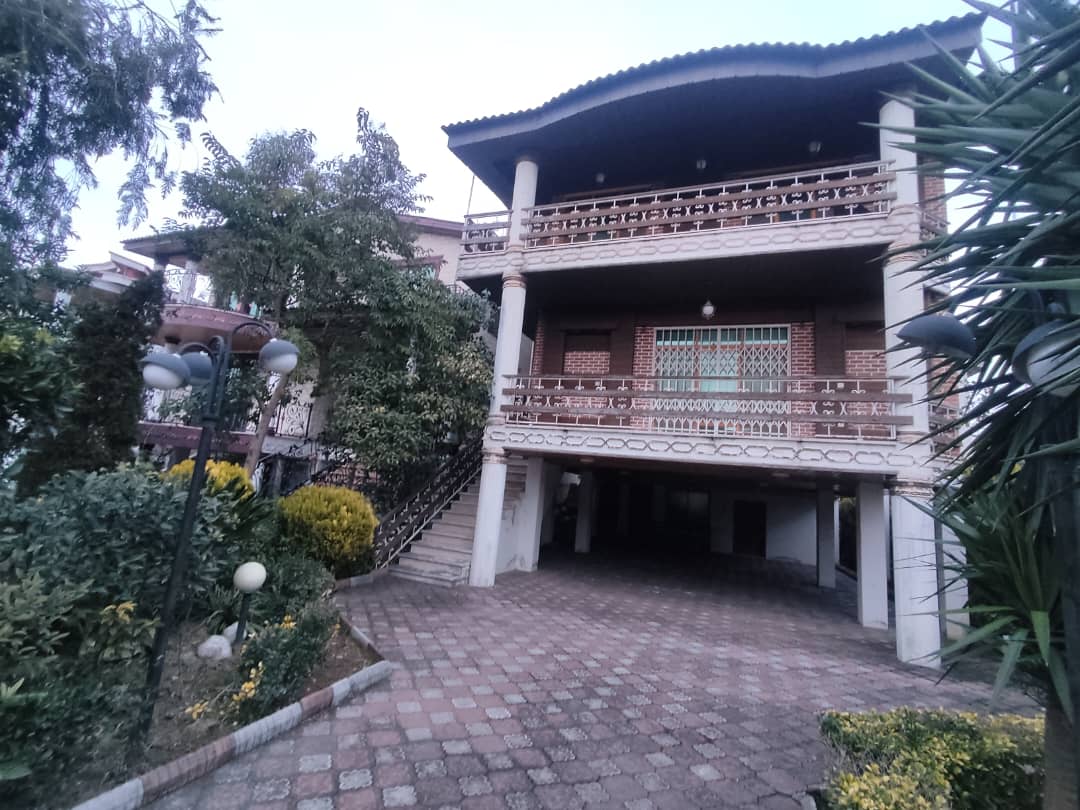 ویلای 400 کتری ساحلی شهرکی نوشهر پلاک 4 آب