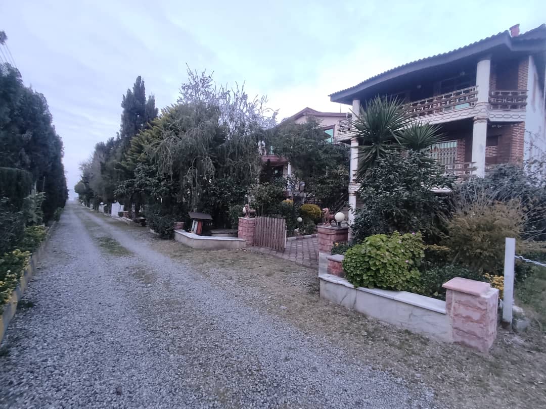 ویلای 400 کتری ساحلی شهرکی نوشهر پلاک 4 آب