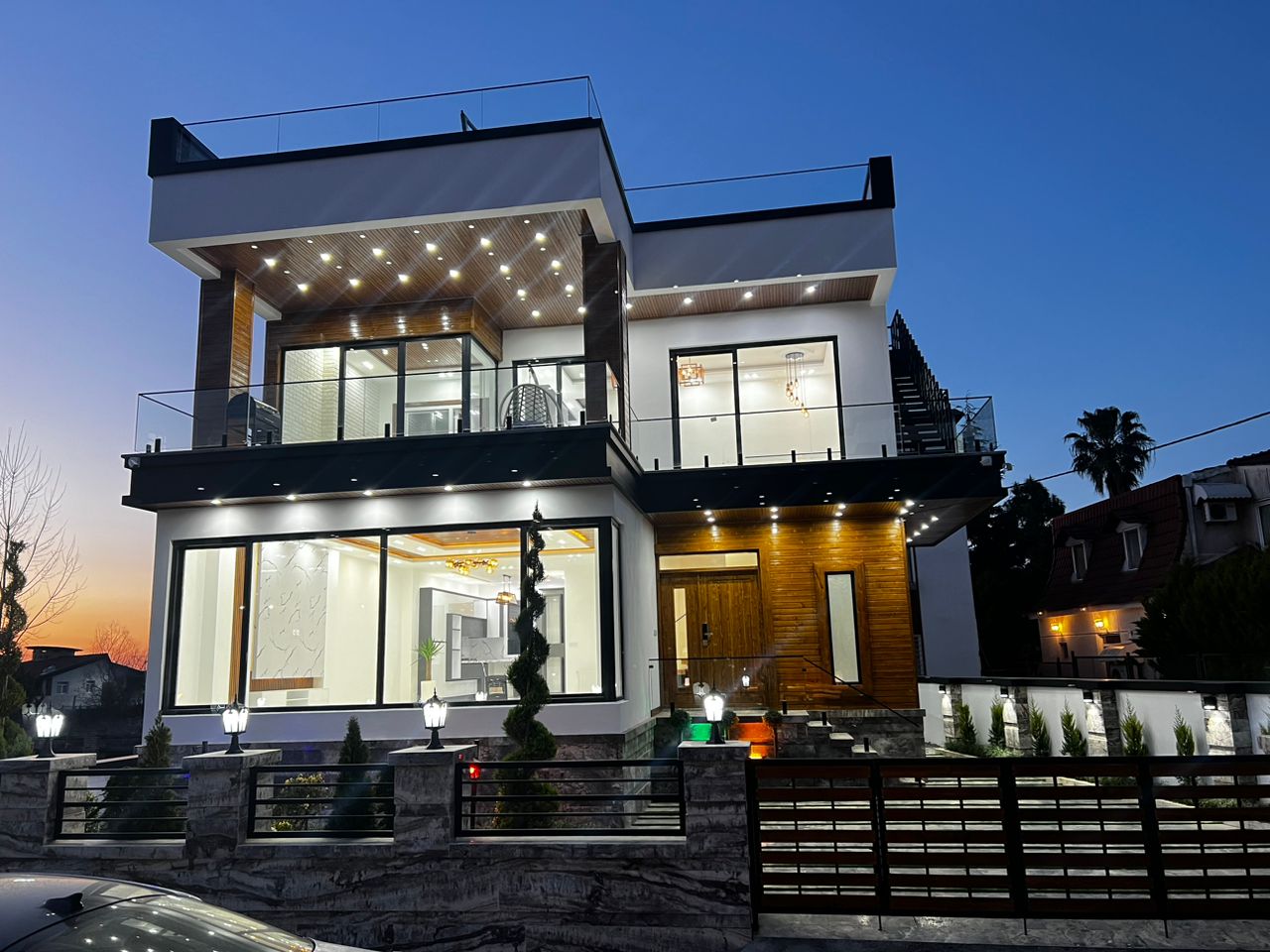 ویلای 250 متری دوبلکس مدرن نوساز مستقل