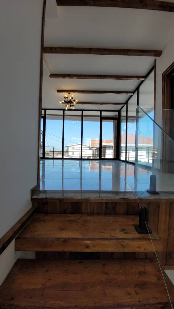 ویلا ی 220 متری دوبلکس نوساز شیک منطقه رویان