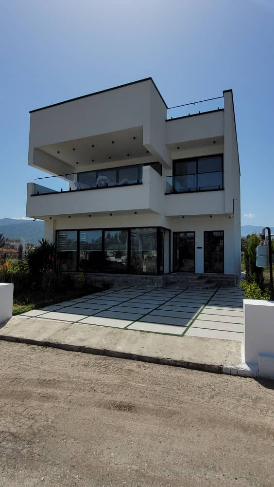 ویلای 300 متری دوبلکس نوساز منطقه نوشهر لتینگان داخل شهرک