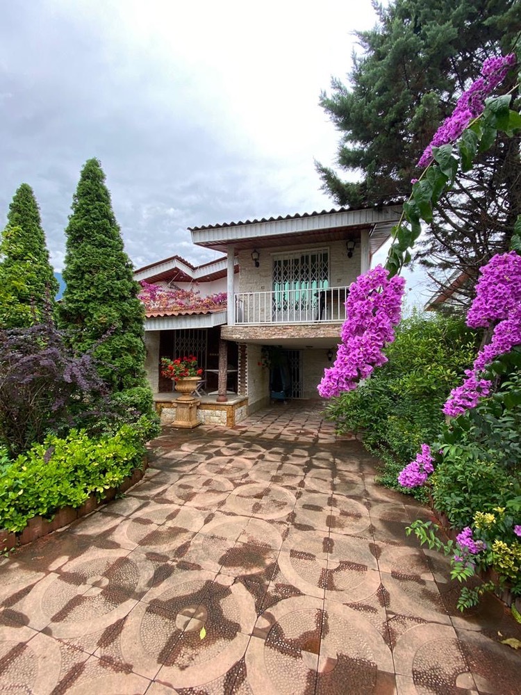 ویلا باغ 550 متری نیم پیلوت شهرکی نوشهر