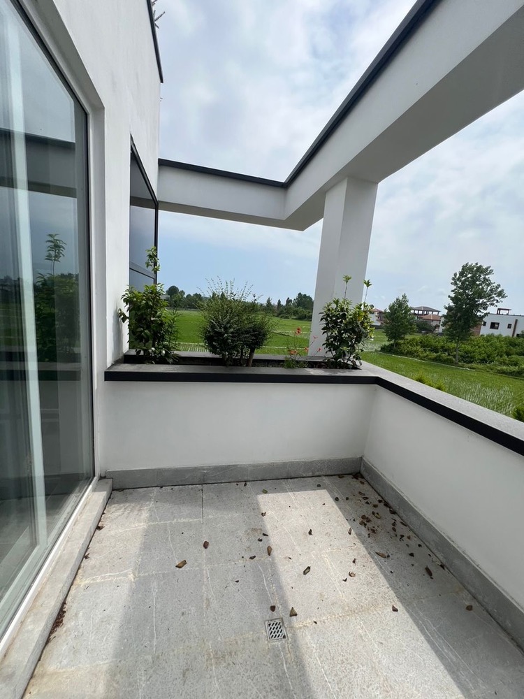 ویلای 300 متری جنگلی  منطقه رویان